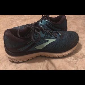 Brooks sneakers